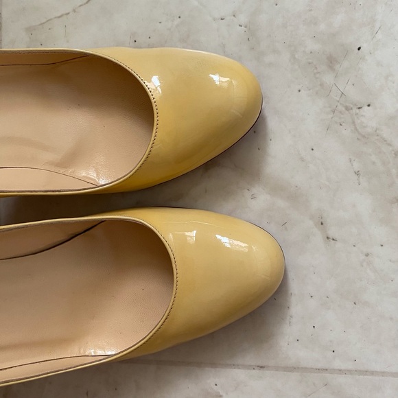 $875 Christian Louboutin Made in Italy Dolly Yellow Patent Leather Pump Heels 7 - Picture 8 of 14
